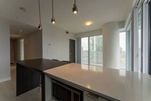 88 Harbour ST #3207, Toronto C01, ON M5J 0C3
