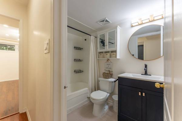19 Hays BLVD #27, Oakville, ON L6H 0H8