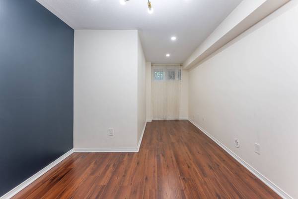 19 Hays BLVD #27, Oakville, ON L6H 0H8