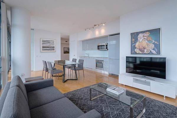 33 Charles ST E #3902, Toronto C08, ON M4Y 0A2