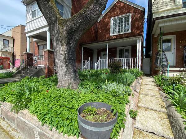 429 Ossington AVE #Main