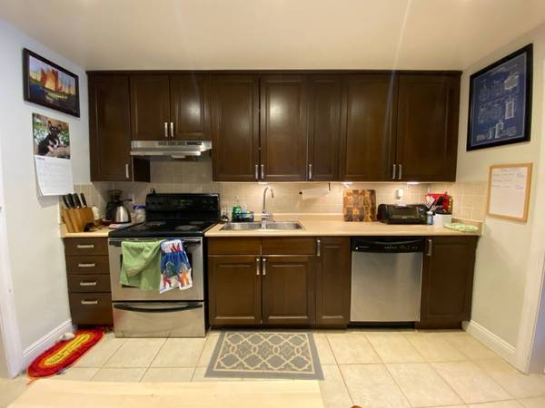 429 Ossington AVE #Main, Toronto C01, ON M6J 3A6
