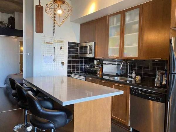 33 Mill ST #509, Toronto C08, ON M5A 3R3