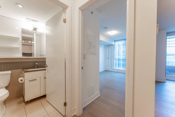 295 Adelaide ST W #201, Toronto C01, ON M5V 1P7