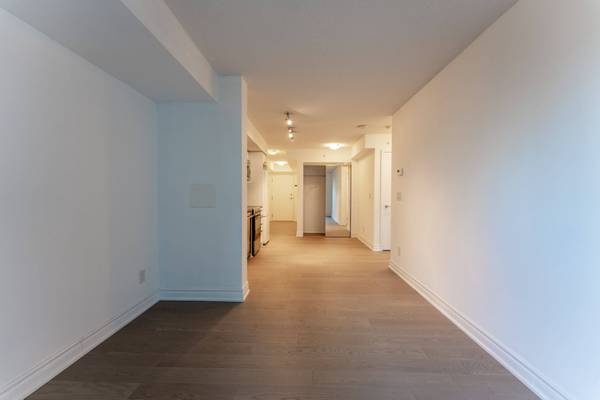 295 Adelaide ST W #201, Toronto C01, ON M5V 1P7