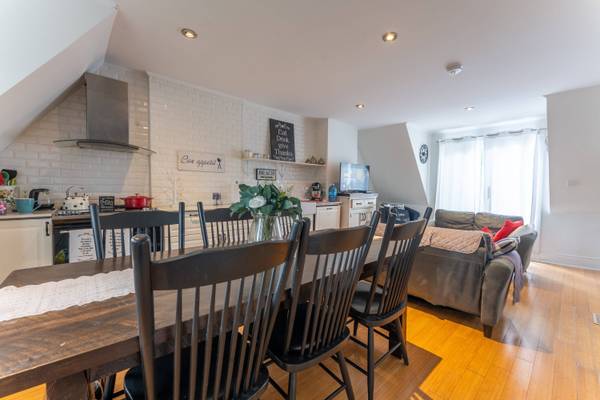 431 Kingston RD #Upper, Toronto E02, ON M4L 1V2