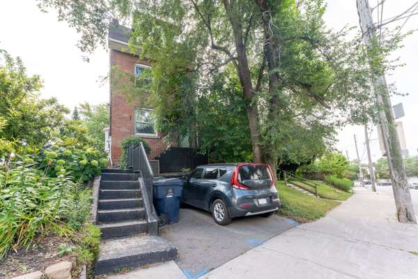 431 Kingston RD #Upper
