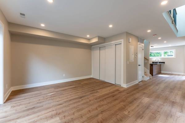352 Jones AVE #5, Toronto E01, ON M4J 3G3