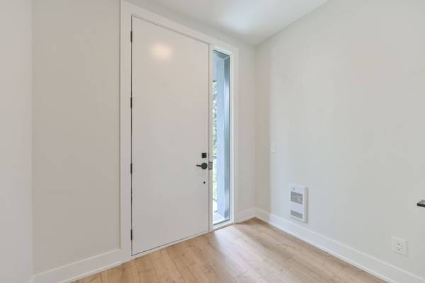 2420 Gerrard ST E #2, Toronto E02, ON M4E 2E9