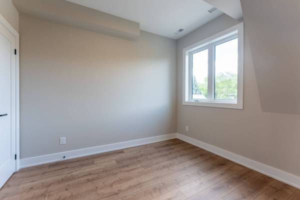 352 Jones AVE #4, Toronto E01, ON M4J 3G3