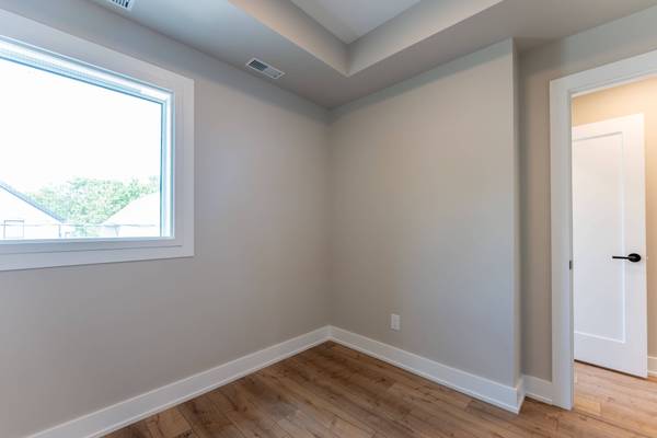 352 Jones AVE #3, Toronto E01, ON M4J 3G3