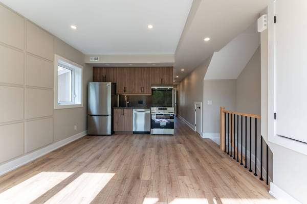 352 Jones AVE #3, Toronto E01, ON M4J 3G3