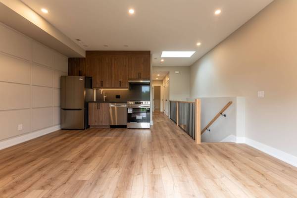 352 Jones AVE #4, Toronto E01, ON M4J 3G3