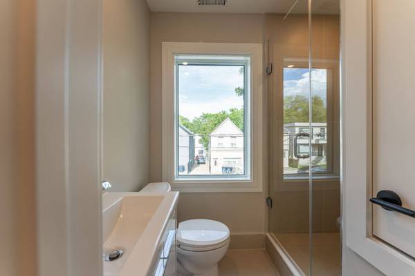 352 Jones AVE #3, Toronto E01, ON M4J 3G3