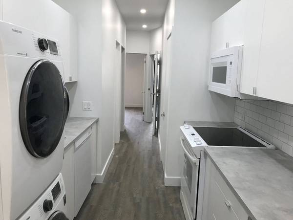 344 Bartlett AVE N #Room 2, Toronto W02, ON M6H 3G7
