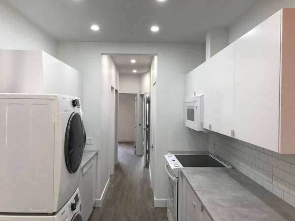 344 Bartlett AVE N #Room 2, Toronto W02, ON M6H 3G7