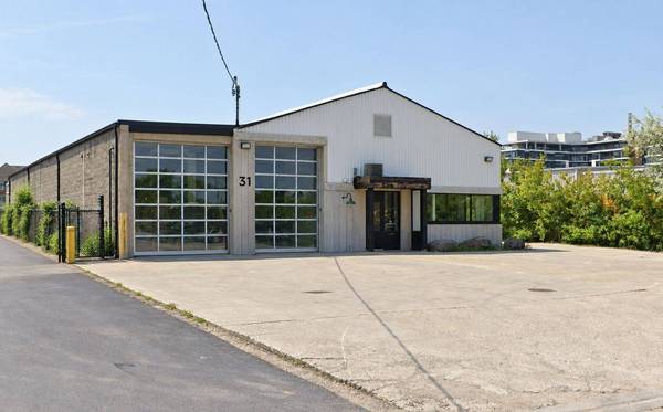 31 Upton RD