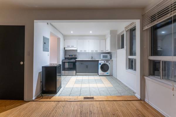 716 Lansdowne AVE #Upper, Toronto W02, ON M6H 3Y8