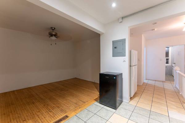 716 Lansdowne AVE #Upper, Toronto W02, ON M6H 3Y8