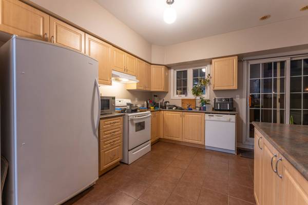 1250 St. Martins DR W #12, Pickering, ON L1W 0A2