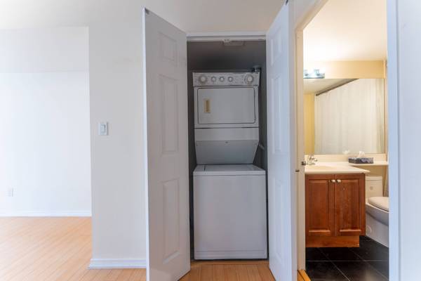 230 King ST E #304, Toronto C08, ON M5A 1K5