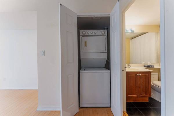 230 King ST E #304, Toronto C08, ON M5A 1K5