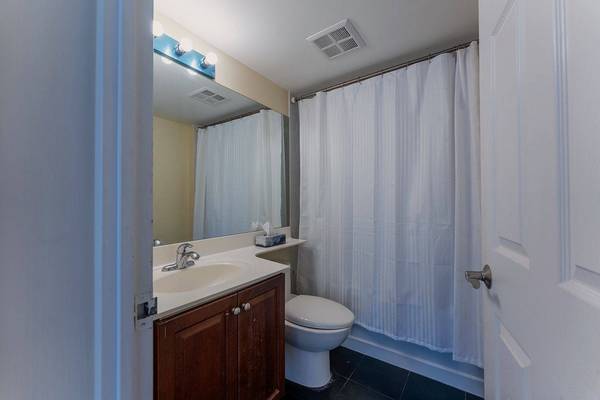 230 King ST E #304, Toronto C08, ON M5A 1K5