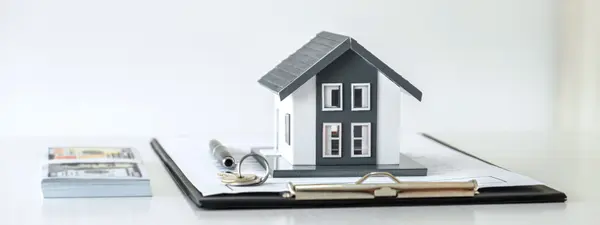 How Top Real Estate Agents in Calgary Build Long-Term Trust?