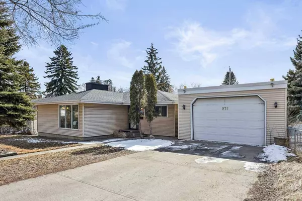 975 Northmount DR NW, Calgary, AB T2L 0B1