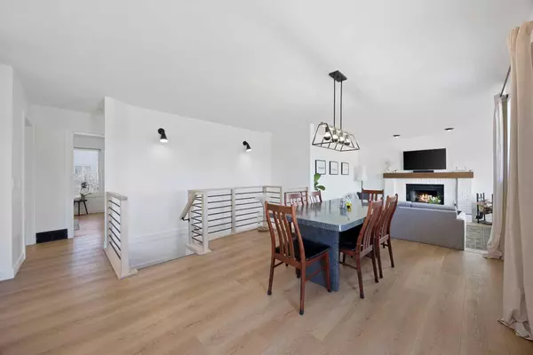 144 Hawkwood DR NW, Calgary, AB T3G 2V8