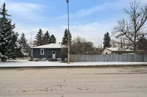 1804 18 AVE NW, Calgary, AB T2M 0X5