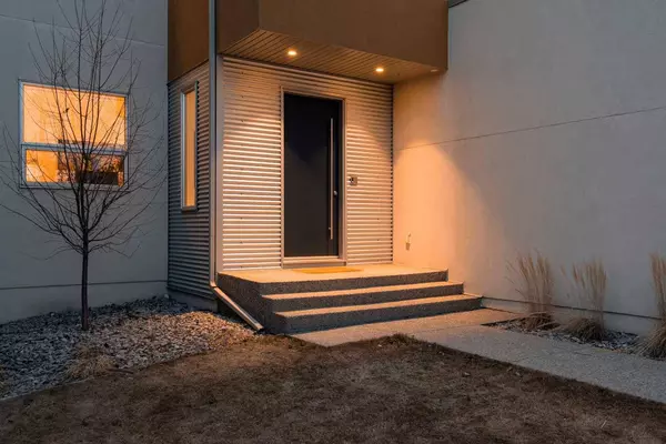 23 Wexford WAY SW, Calgary, AB T3H 0H1