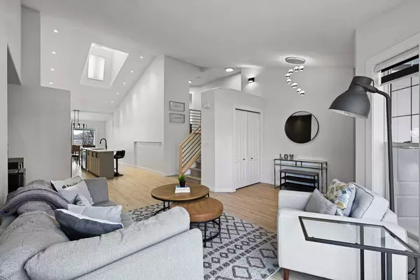 7 Harvest Rose GDNS NE, Calgary, AB T3K 4H6