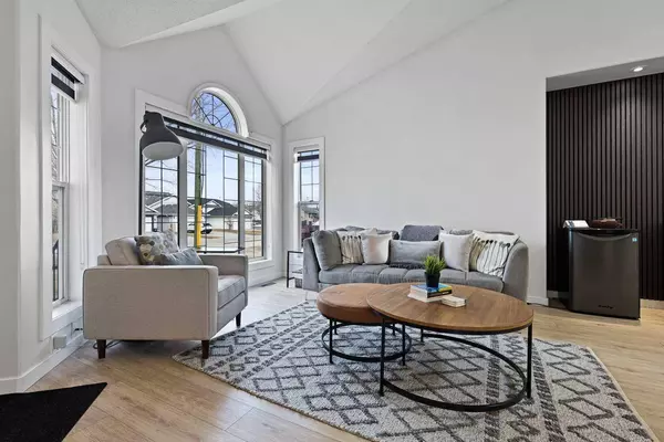 7 Harvest Rose GDNS NE, Calgary, AB T3K 4H6