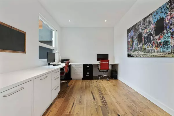 23 Wexford WAY SW, Calgary, AB T3H 0H1