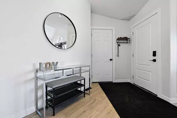 7 Harvest Rose GDNS NE, Calgary, AB T3K 4H6