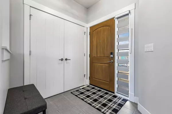 285 Auburn Bay AVE SE, Calgary, AB T3M 2C2