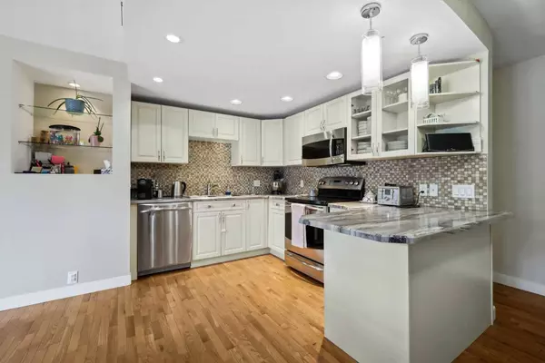 83 Berkley Rise NW, Calgary, AB T3K 1A6