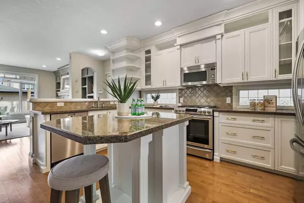 4130 19 ST SW, Calgary, AB T2T 4Y3