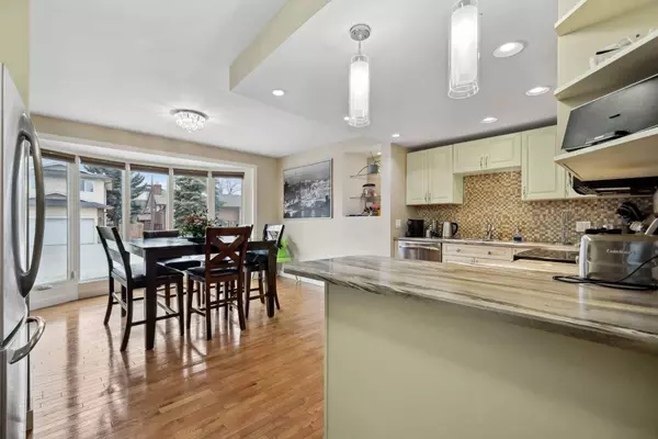 83 Berkley Rise NW, Calgary, AB T3K 1A6