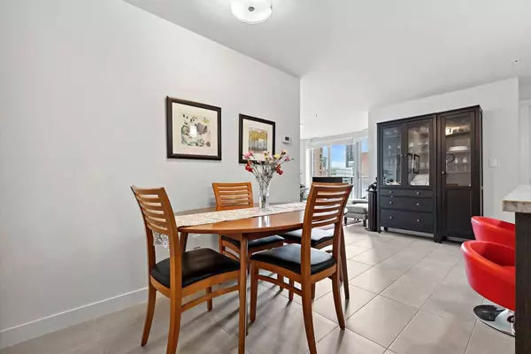 303 13 AVE SW #404, Calgary, AB T2R 0Y9