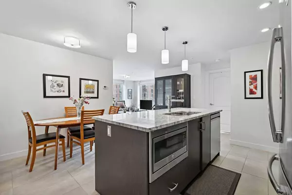 303 13 AVE SW #404, Calgary, AB T2R 0Y9