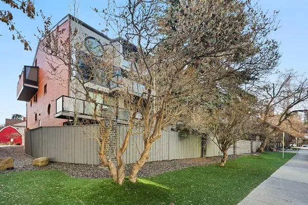 1732 9A ST SW #104, Calgary, AB T2T 3E6