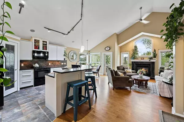 2361 Fairways CIR NW, Airdrie, AB T4B 2W9