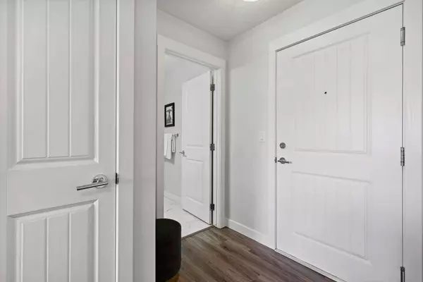 200 Auburn Meadows Common SE #421, Calgary, AB T3M 3A8