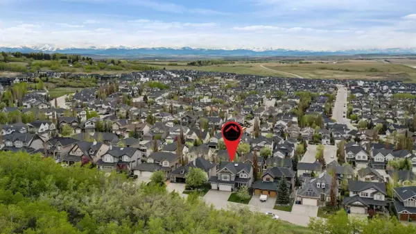 92 Crestridge WAY SW, Calgary, AB T3B 5Z2