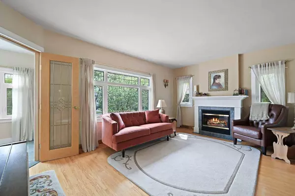 314 10 AVE NE, Calgary, AB T2E 0X2