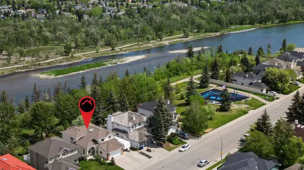 218 Diamond DR SE, Calgary, AB T2J 7C8