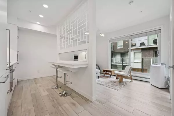 3125 39 ST NW #207, Calgary, AB T3B 6H5