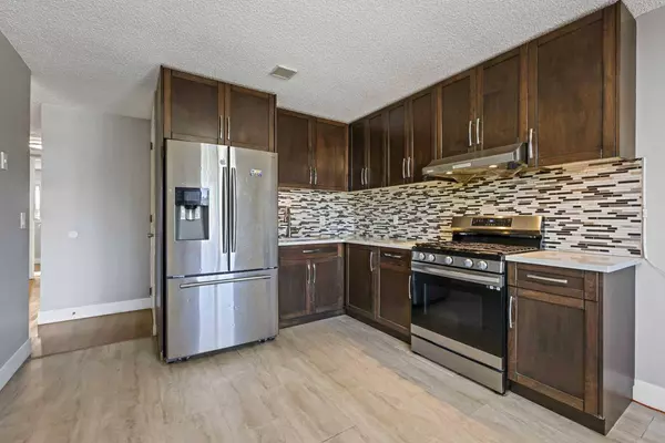 140 Aberfoyle Close NE, Calgary, AB T2A 6S6